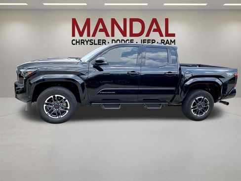 Used 2025 Toyota Tacoma TRD Sport w/ TRD Sport Upgrade Package RWD image 8
