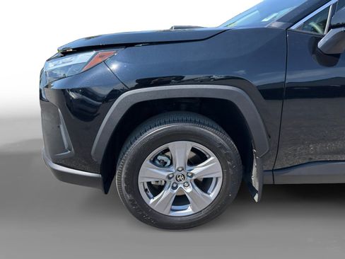 Used 2025 Toyota RAV4 XLE AWD/4WD image 9