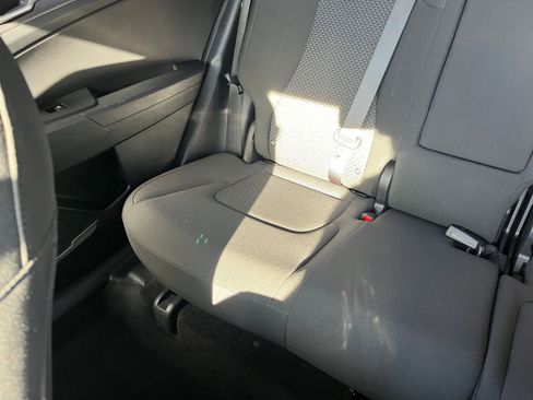Used 2025 Kia Sportage LX image 39