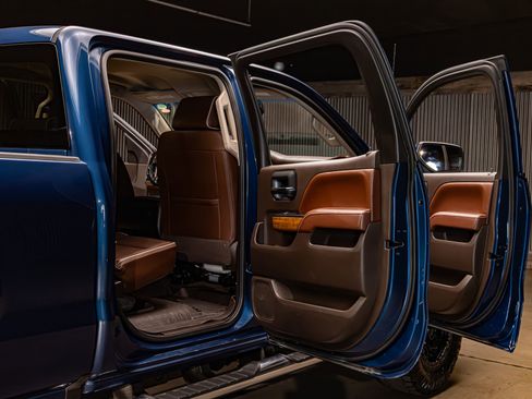 Used 2016 Chevrolet Silverado 2500 High Country w/ Duramax Plus Package image 29