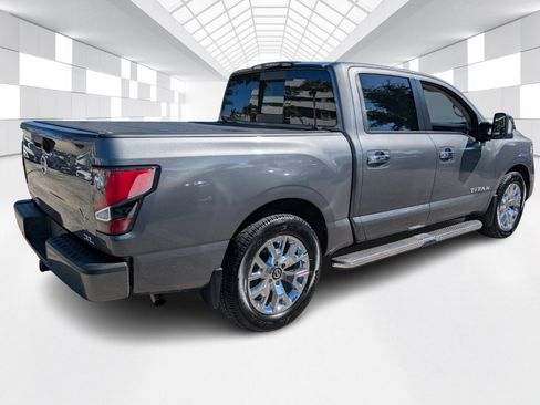 Certified 2021 Nissan Titan SL w/ Moonroof Package image 7