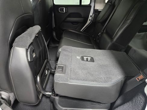 Used 2023 Jeep Wrangler Unlimited Sahara w/ Cold Weather Group image 40