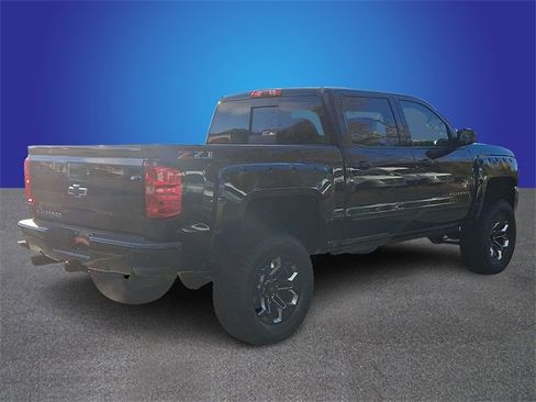 Used 2018 Chevrolet Silverado 1500 LT w/ All Star Edition image 4