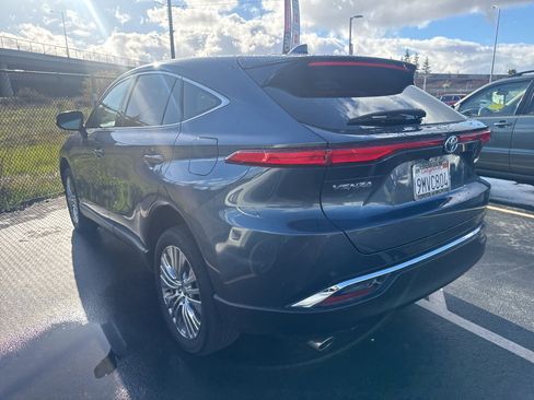 Used 2024 Toyota Venza Limited image 4