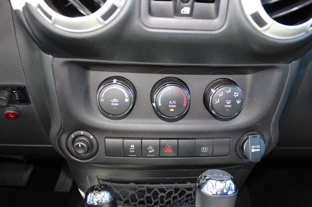 Used 2018 Jeep Wrangler Unlimited Rubicon AWD/4WD image 29