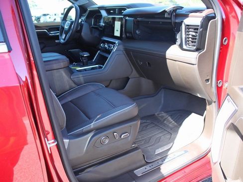 Used 2024 GMC Sierra 1500 Denali image 12