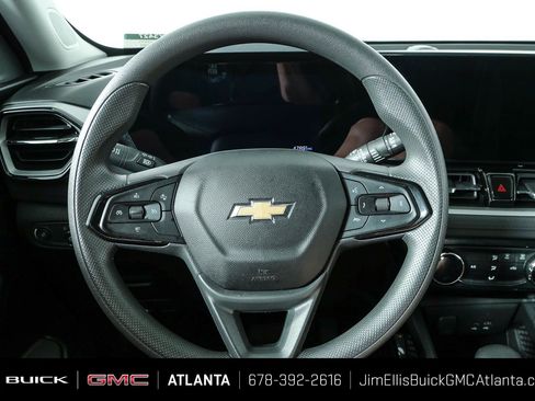 Used 2025 Chevrolet TrailBlazer LT AWD/4WD image 9
