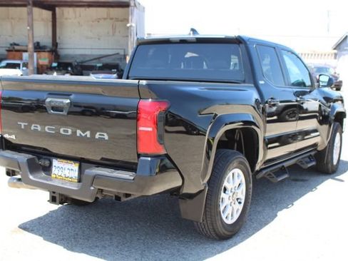 Used 2024 Toyota Tacoma SR5 AWD/4WD image 4