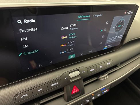 New 2026 Kia K4 LXS image 25