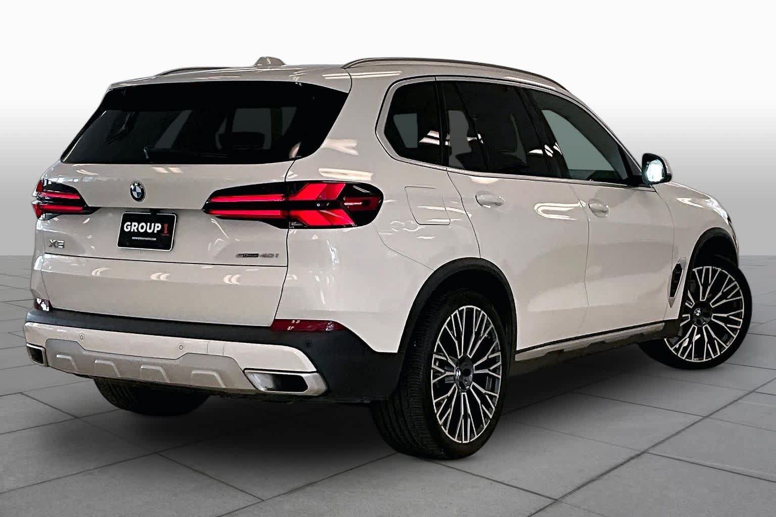 Used 2024 BMW X5 sDrive40i w/ Premium Package RWD image 12