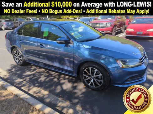 Used 2017 Volkswagen Jetta SE image 4