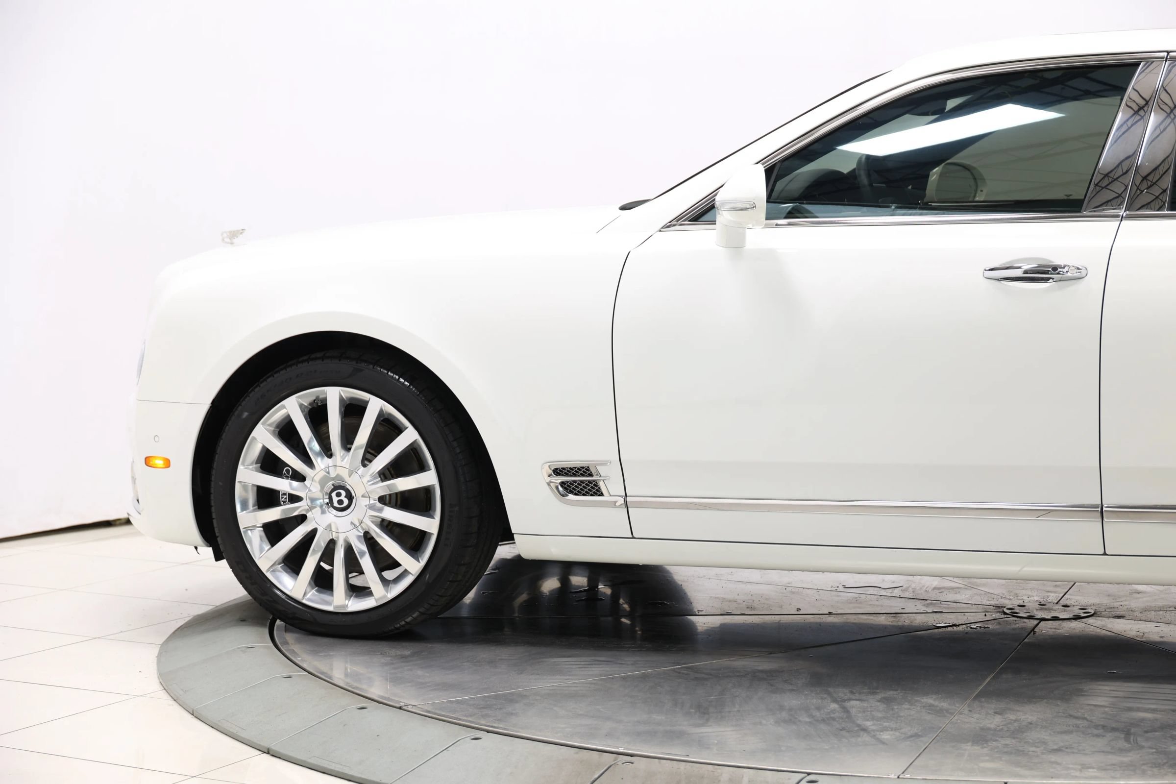 Used 2017 Bentley Mulsanne RWD image 9