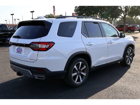 Used 2024 Honda Pilot Elite image 13