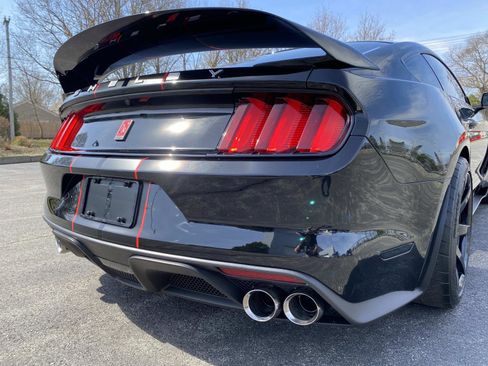 Used 2016 Ford Mustang Shelby GT350R w/ GT350R Equipment Group 920A image 6