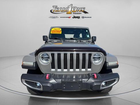 Used 2019 Jeep Wrangler Unlimited Sahara AWD/4WD image 3