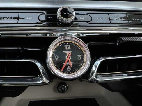 Used 2022 Bentley Flying Spur W12 image 42