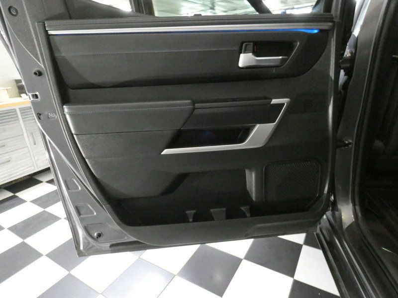Used 2023 Toyota Tundra Platinum AWD/4WD image 31
