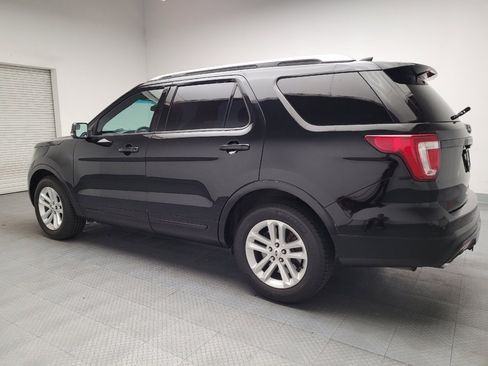 Used 2016 Ford Explorer XLT image 3