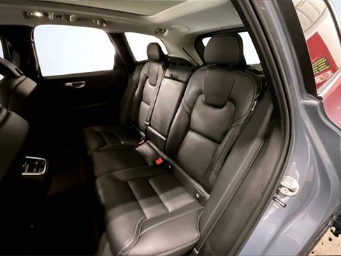 Certified 2023 Volvo XC60 B5 Ultimate w/ Climate Package image 27
