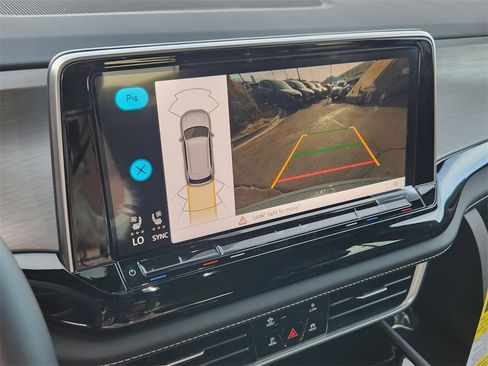 New 2026 Volkswagen Atlas Cross Sport SE image 8