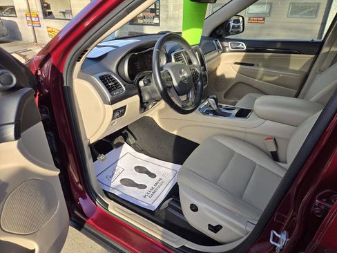 Used 2021 Jeep Grand Cherokee Laredo image 10