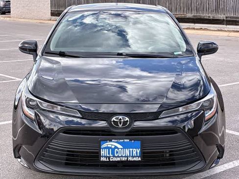Used 2023 Toyota Corolla LE FWD image 9