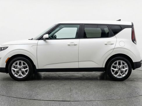 Used 2025 Kia Soul LX w/ LX Technology Package image 4