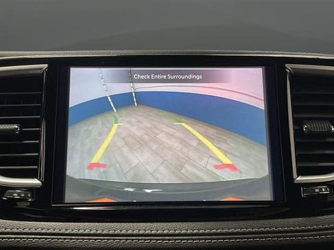 Used 2024 Chrysler Pacifica Limited w/ S Appearance Package image 11