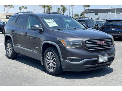 Used 2017 GMC Acadia SLE w/ Driver Alert Package I AWD/4WD image 9