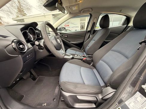 Used 2017 Toyota Yaris iA image 8