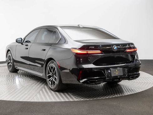 Used 2024 BMW 760i xDrive w/ Executive Package AWD/4WD image 4