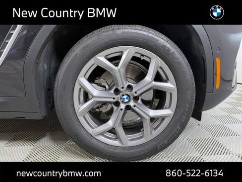 Used 2025 BMW X4 xDrive30i AWD/4WD image 9