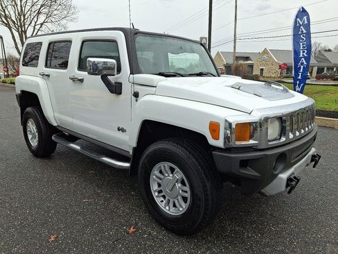 Used 2009 HUMMER H3 image 3