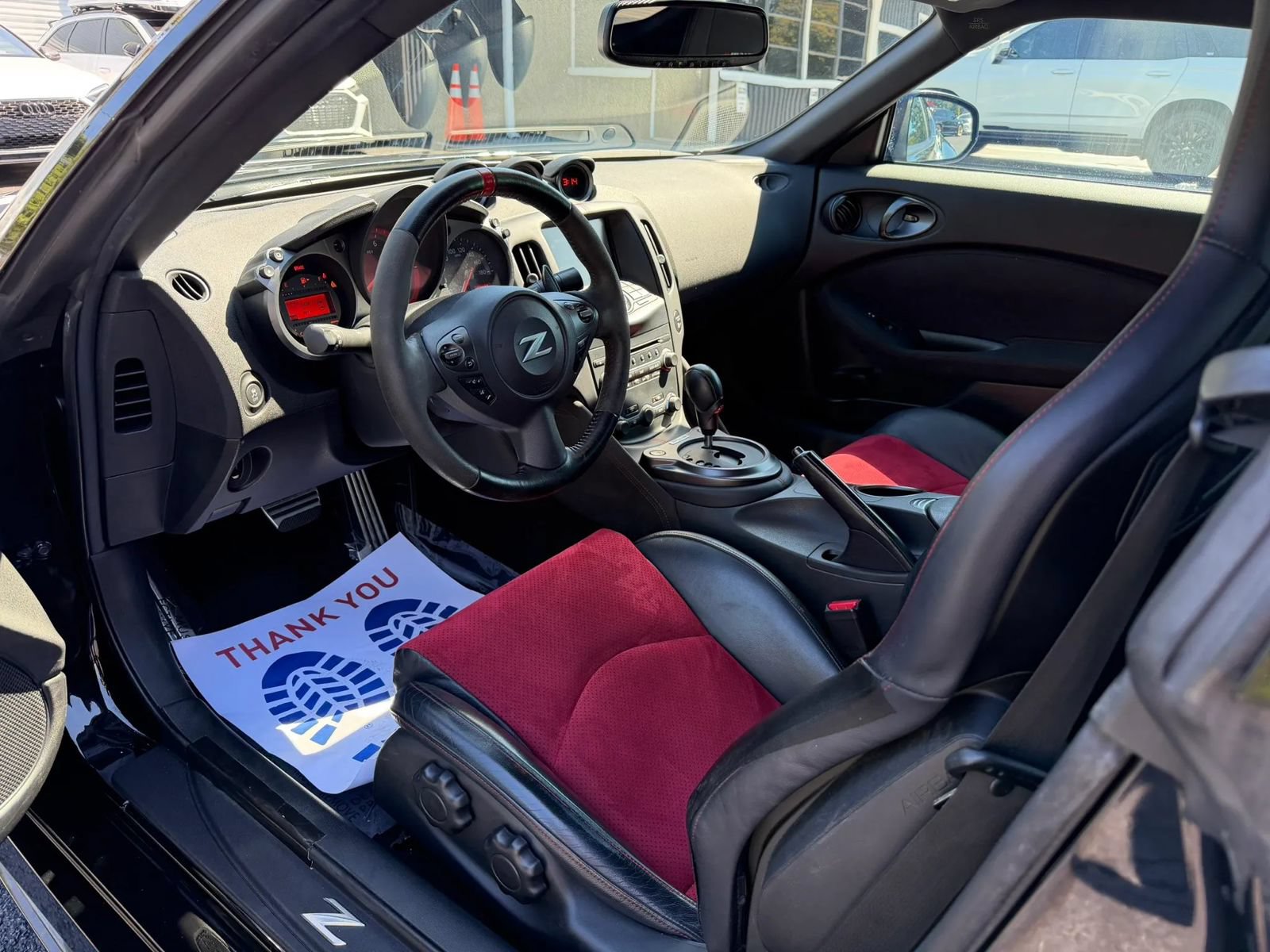 Used 2017 Nissan 370Z NISMO RWD image 10