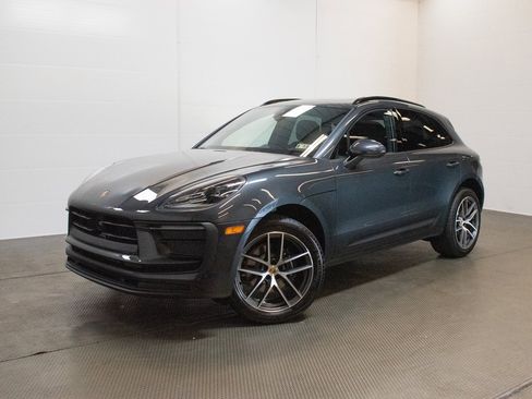 New 2025 Porsche Macan image 1