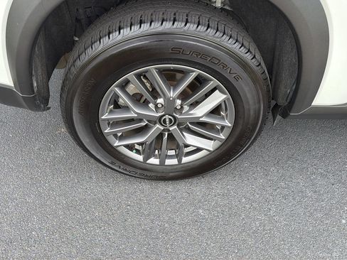 Used 2024 Nissan Rogue S FWD image 36