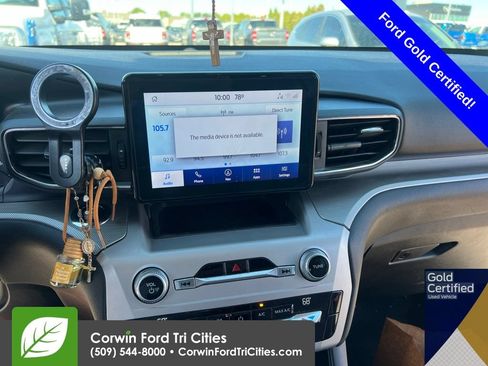 Used 2021 Ford Explorer XLT w/ Equipment Group 202A AWD/4WD image 4