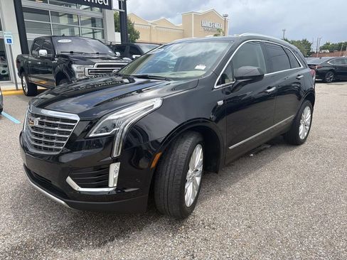 Used 2019 Cadillac XT5 Platinum AWD/4WD image 3