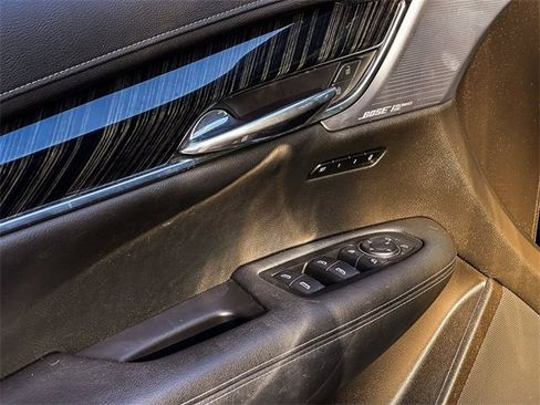 Used 2023 Cadillac XT6 Premium Luxury w/ Technology Package image 11