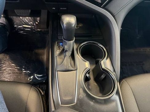 Used 2020 Toyota Camry LE w/ Convenience Package FWD image 16