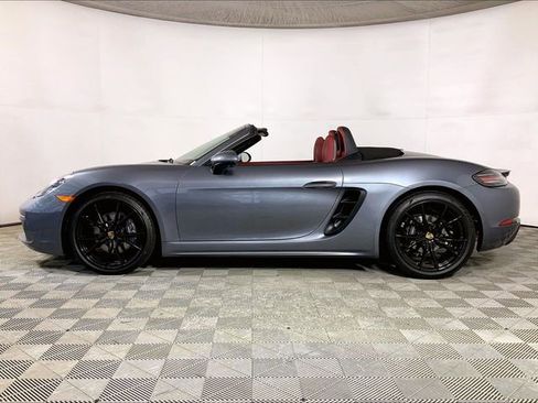 Used 2025 Porsche 718 Boxster image 2