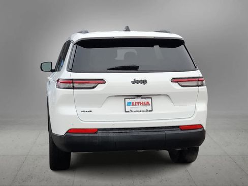 Used 2025 Jeep Grand Cherokee L Laredo image 8