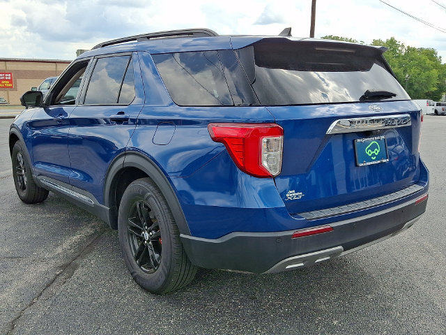 Used 2023 Ford Explorer XLT w/ Equipment Group 202A RWD image 4