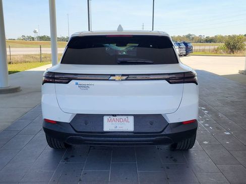 Used 2026 Chevrolet Equinox EV LT image 9