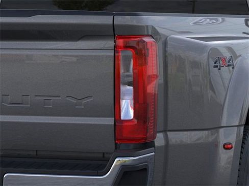 New 2026 Ford F450 XL w/ XL Chrome Package image 39