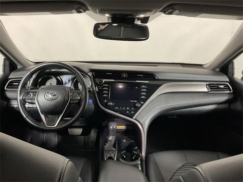 Used 2020 Toyota Camry SE image 21