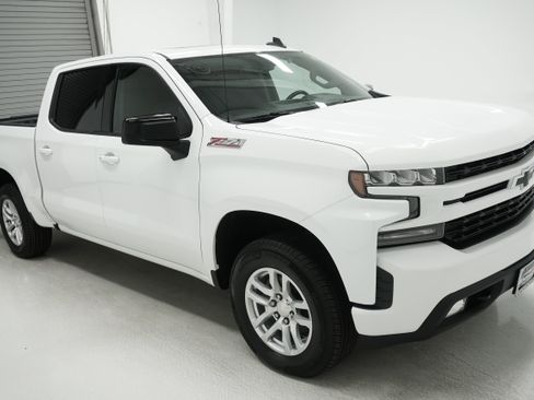 Used 2020 Chevrolet Silverado 1500 RST AWD/4WD image 3