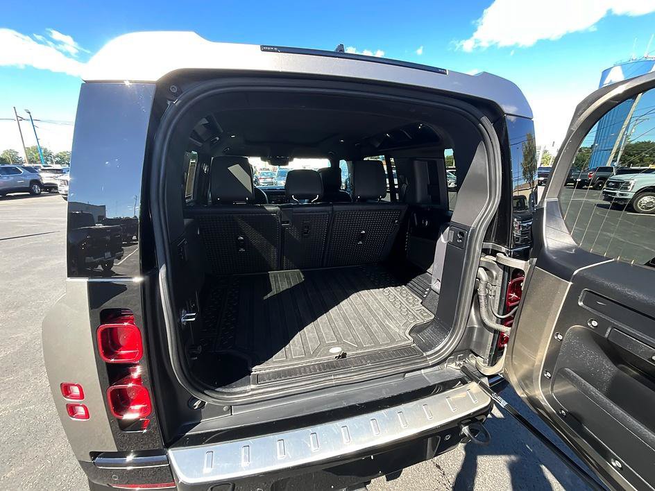Used 2022 Land Rover Defender 110 X-Dynamic HSE AWD/4WD image 8