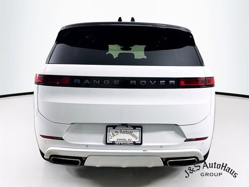 Used 2023 Land Rover Range Rover Sport SE image 6