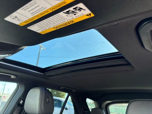 Used 2025 Mercedes-Benz GLE 450 4MATIC image 11